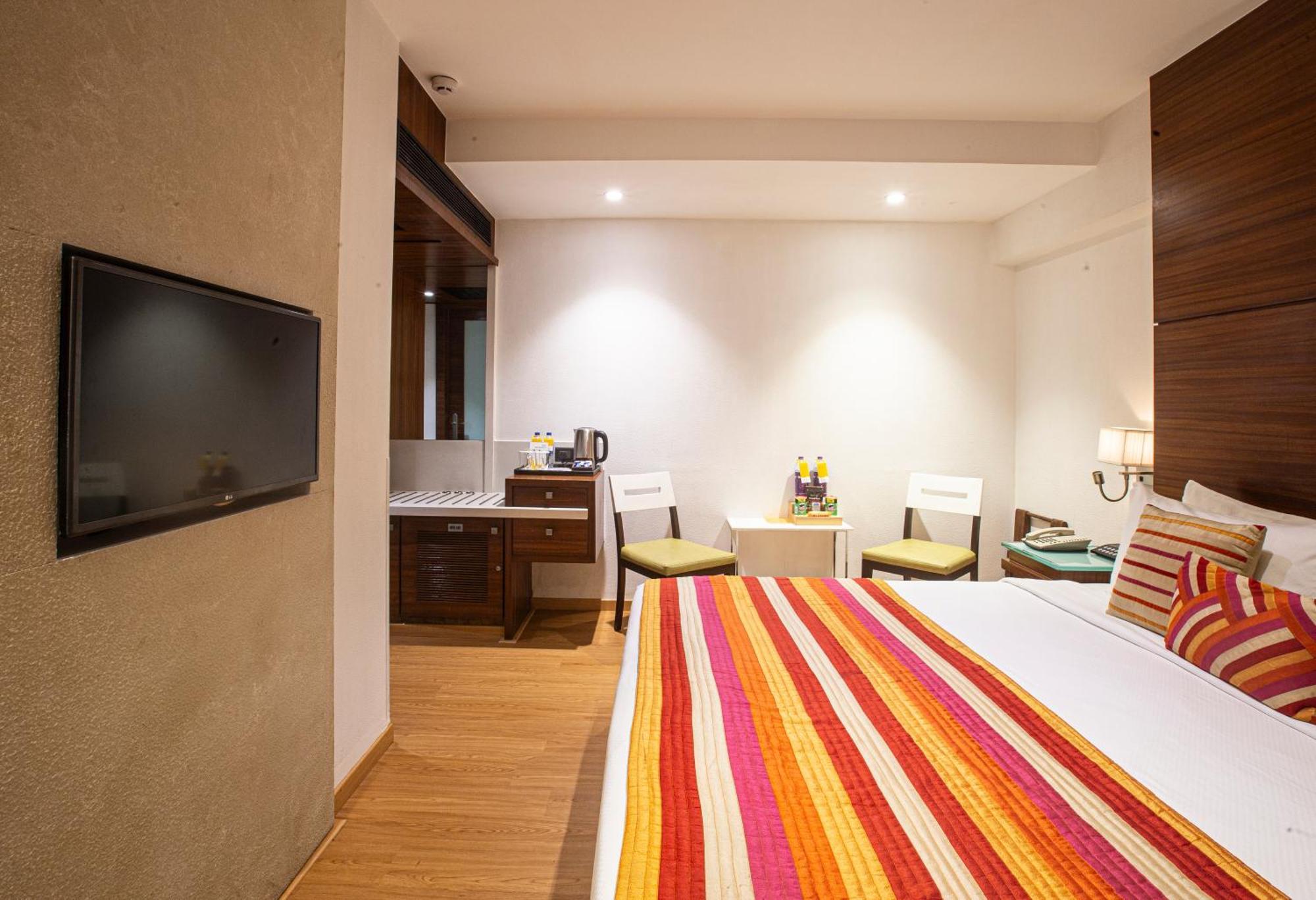Hotel Bawa Continental Mumbai Luaran gambar