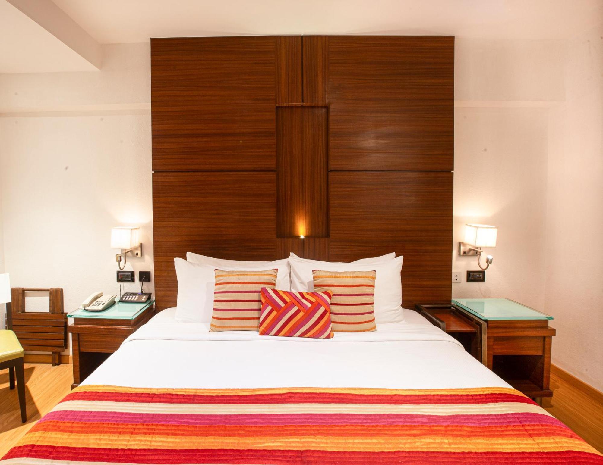Hotel Bawa Continental Mumbai Luaran gambar